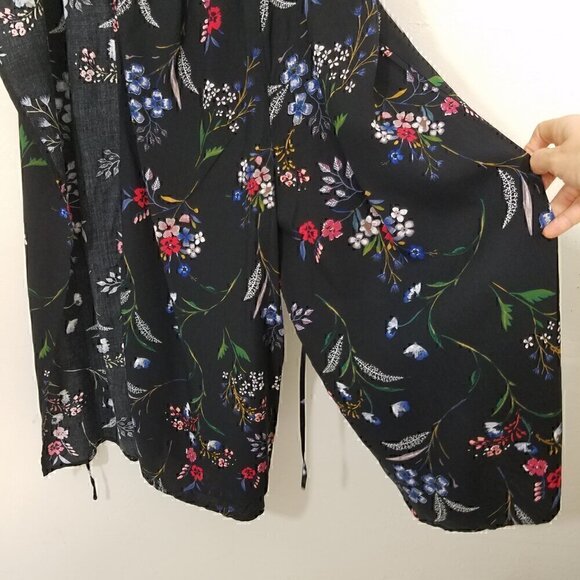 NWT Stradivarius Wrap Jumpsuit Black Floral Size S - Picture 3 of 8